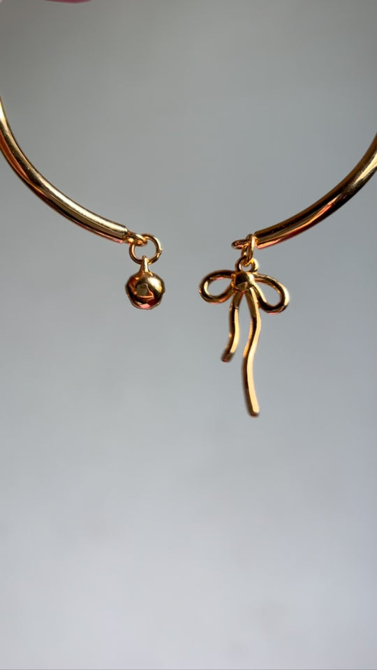 Bow Curvy Bangle