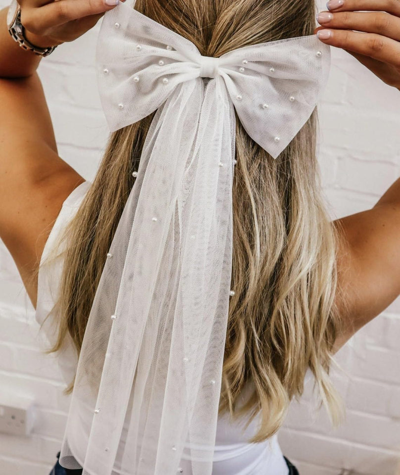 Pearl Bow Hair Clip