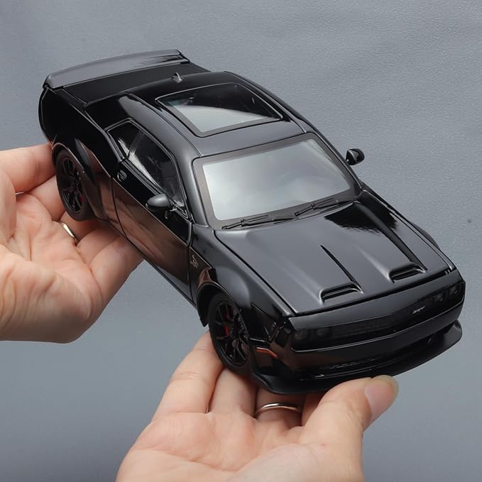1/24 Challenger Hellcat Die Cast Metal Toy Car