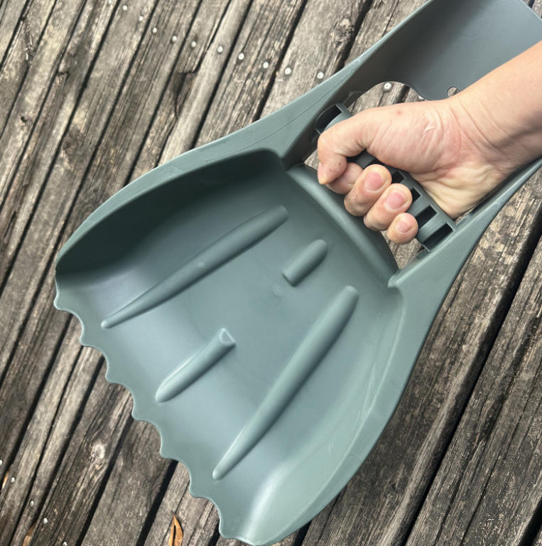 “Heavy-Duty Garden Leaf Grabber Tool”