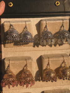 Mini jhumka box with 8 jhumkis