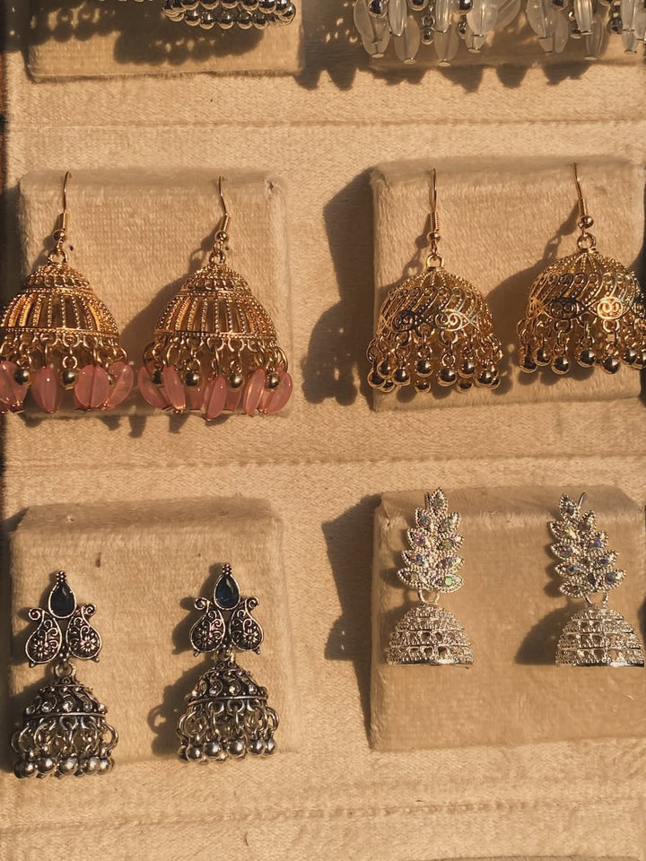 Mini jhumka box with 8 jhumkis