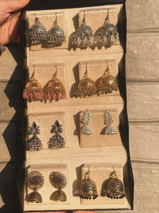 Mini jhumka box with 8 jhumkis