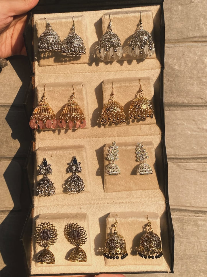 Mini jhumka box with 8 jhumkis