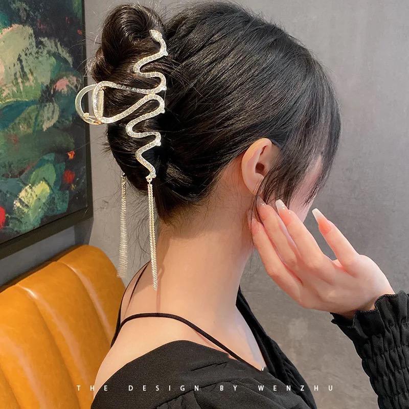 ✨Trendy Elegant Silver Plated Wave Hair Clip✨