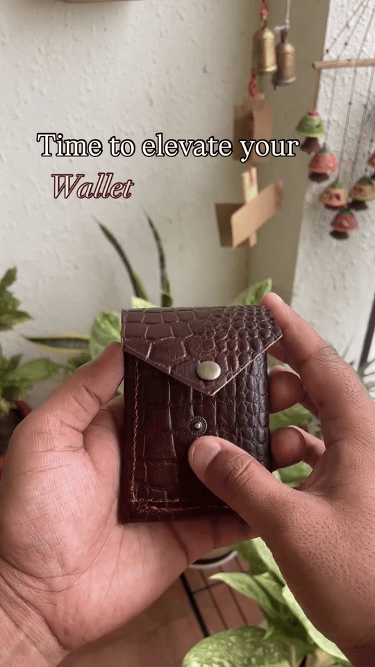 Sleek Multifunctional Compact Wallet