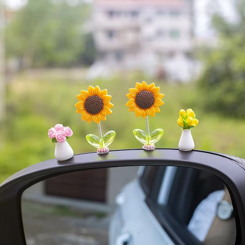 Mini Shaking Sunflower Car Dashboard Decor