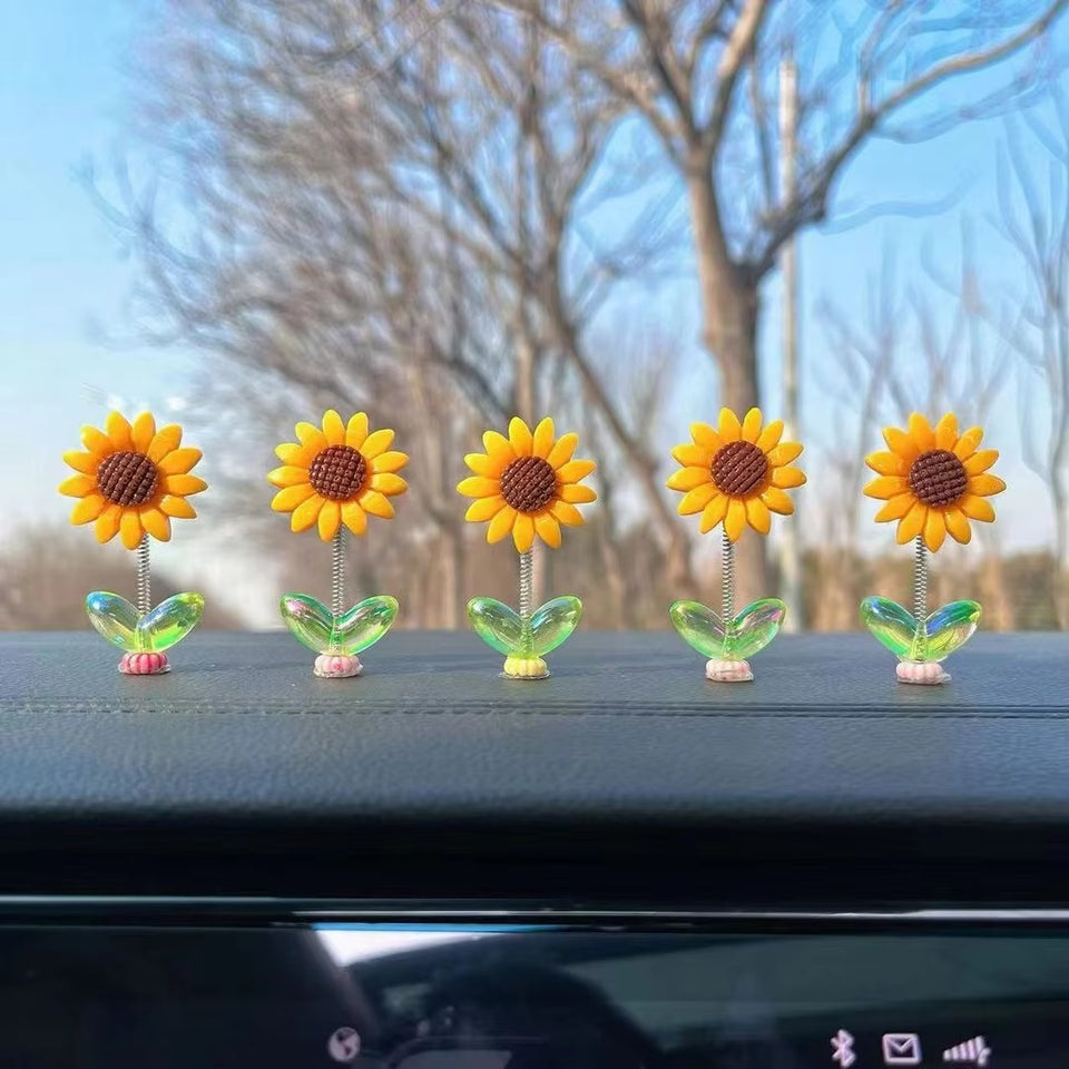 Mini Shaking Sunflower Car Dashboard Decor