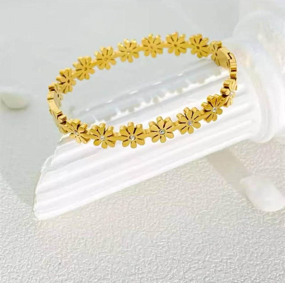 bloom Flower bangle