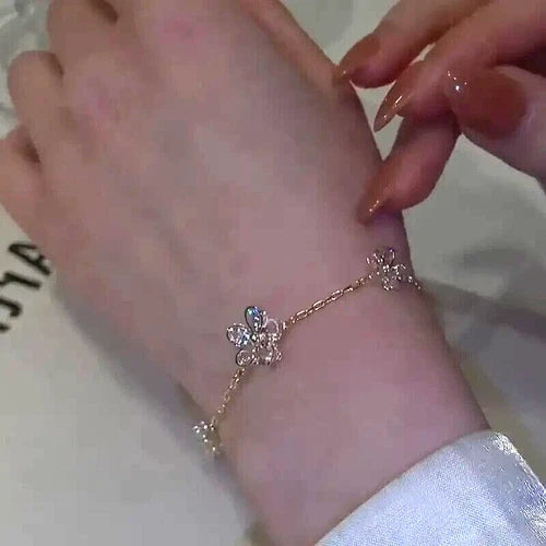 Elegant Flower Design  Bracelet
