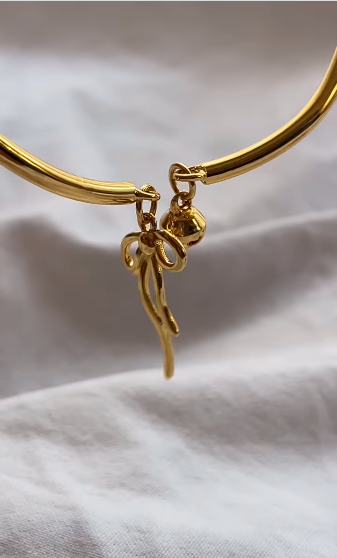 Bow Curvy Bangle